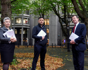 Green Party Spokesperson for Housing, Francis Noel Duffy TD, Deirdre Ní Fhloinn and Conor Linehan launch Defective Dwellings Bill 2021.