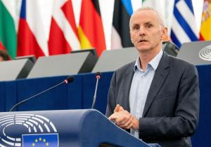 Ciarán Cuffe MEP delivers a speech at the European Parliament 